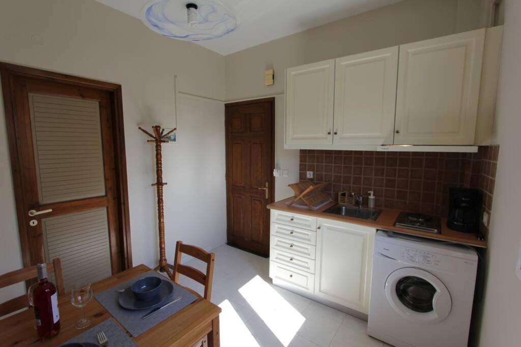 Cozy Apartment In The Heart Of The Town Argostolion Exterior foto